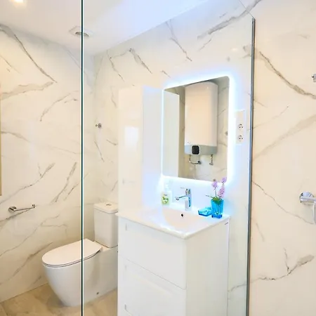 Honeymoon Corner Suite, Sun-all-day Terrace On The Of