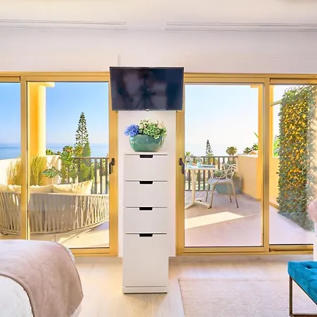 Honeymoon Corner Suite, Sun-all-day Terrace On The Of ماربيا