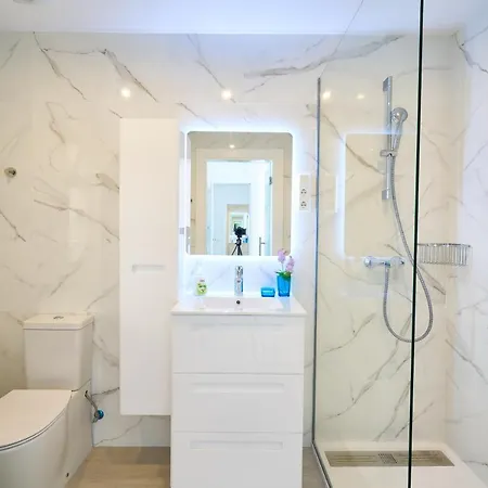 Honeymoon Corner Suite, Sun-all-day Terrace On The Of شقة ماربيا