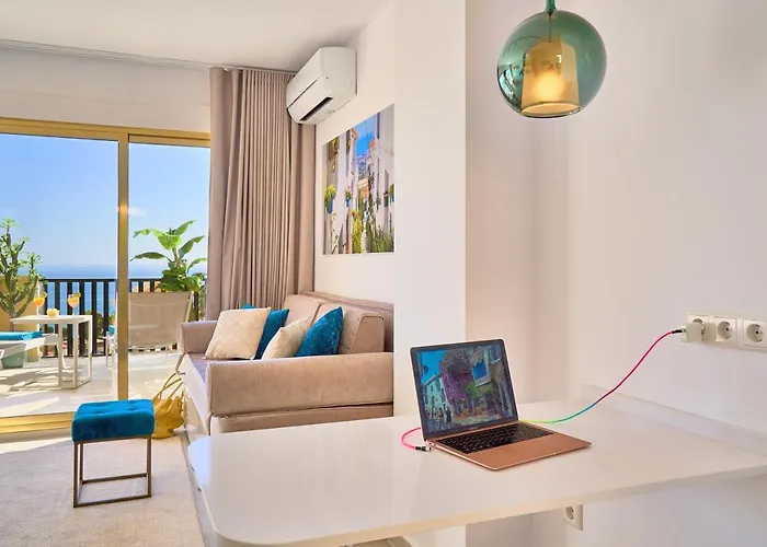 Honeymoon Corner Suite, Sun-all-day Terrace On The Of アパート *