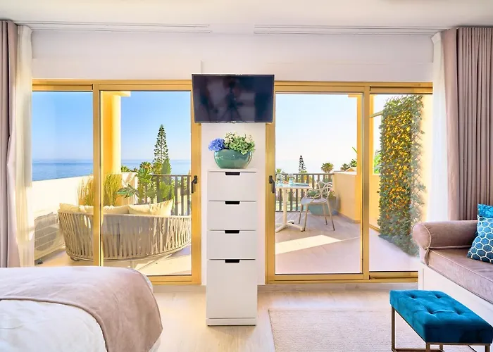 Honeymoon Corner Suite, Sun-all-day Terrace On The Of マルベーリャ