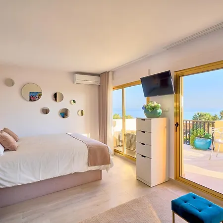 Honeymoon Corner Suite, Sun-all-day Terrace On The Of Apartman *
