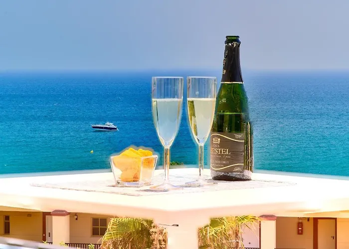 Apartment Honeymoon Corner Suite, Sun-all-day Terrace On The Of